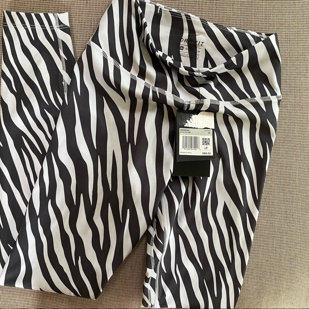 NWT Nike Dri-Fit Leggings